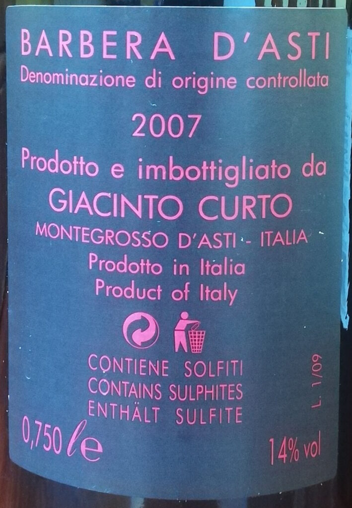 Recensione del vino Cascina Poggia Barbera d'Asti 2007, azienda a conduzione familiare che produce vino dal 1892: Barbera complesso, piacevole e intenso.