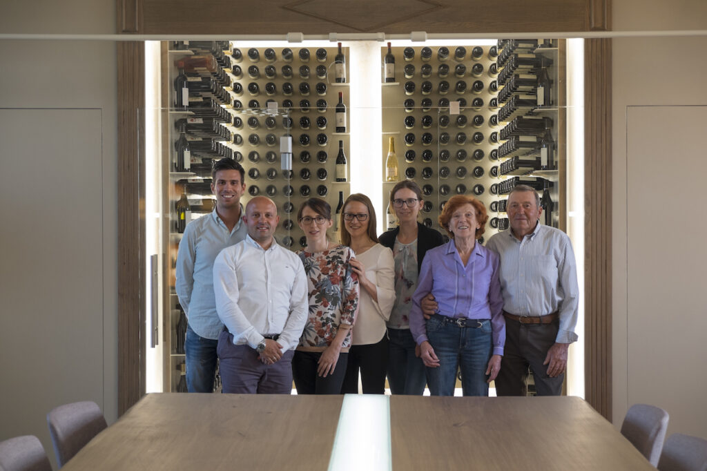 Intervista a Diego Pressenda, produttore piemontese con un'ampia gamma di vini, da Barolo a Dolcetto a Nebbiolo a Metodo Classico di Dolcetto.