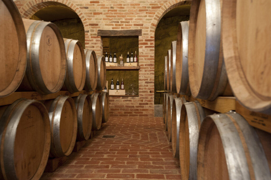 Intervista a Diego Pressenda, produttore piemontese con un'ampia gamma di vini, da Barolo a Dolcetto a Nebbiolo a Metodo Classico di Dolcetto.