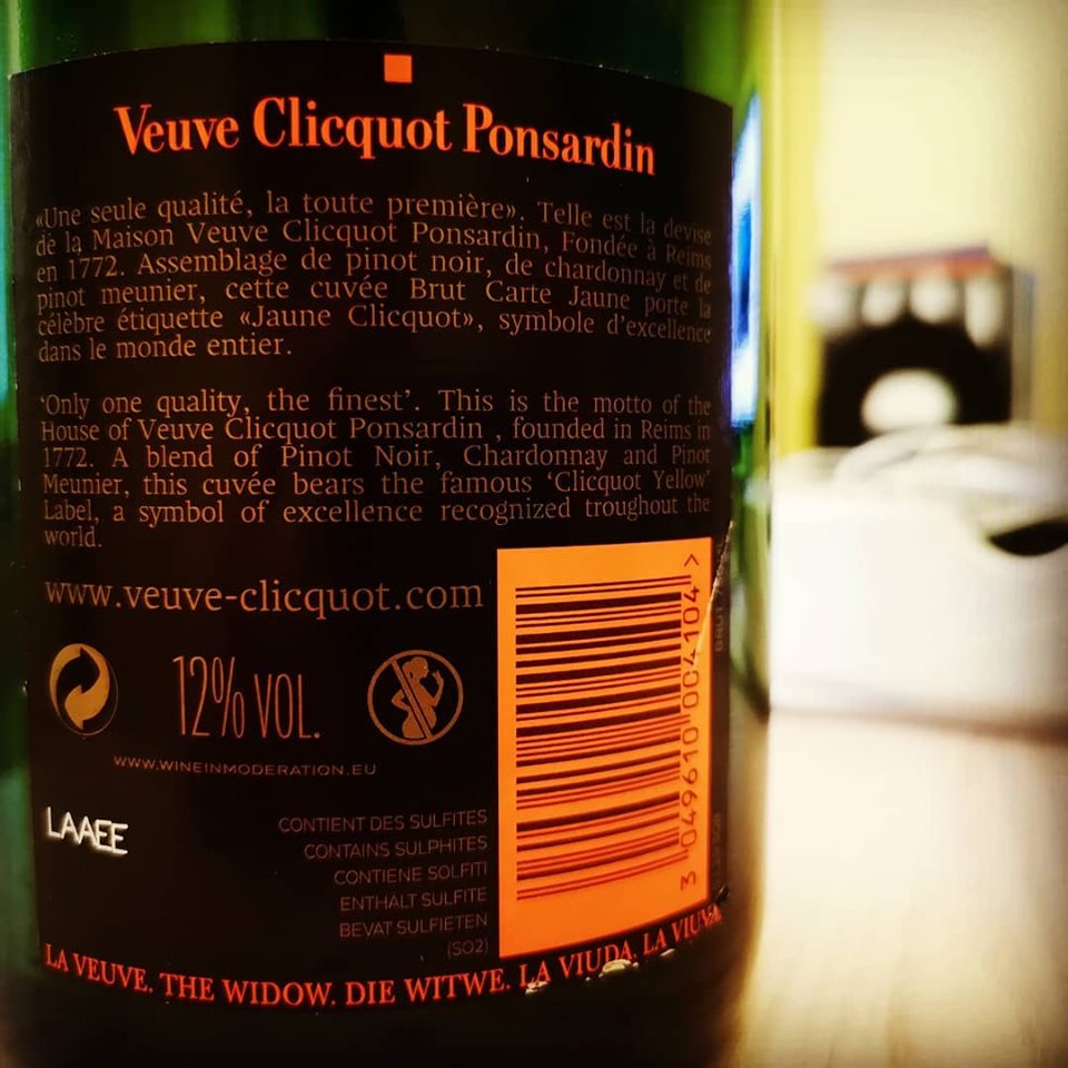 VEUVE CLICQUOT BRUT YELLOW LABEL